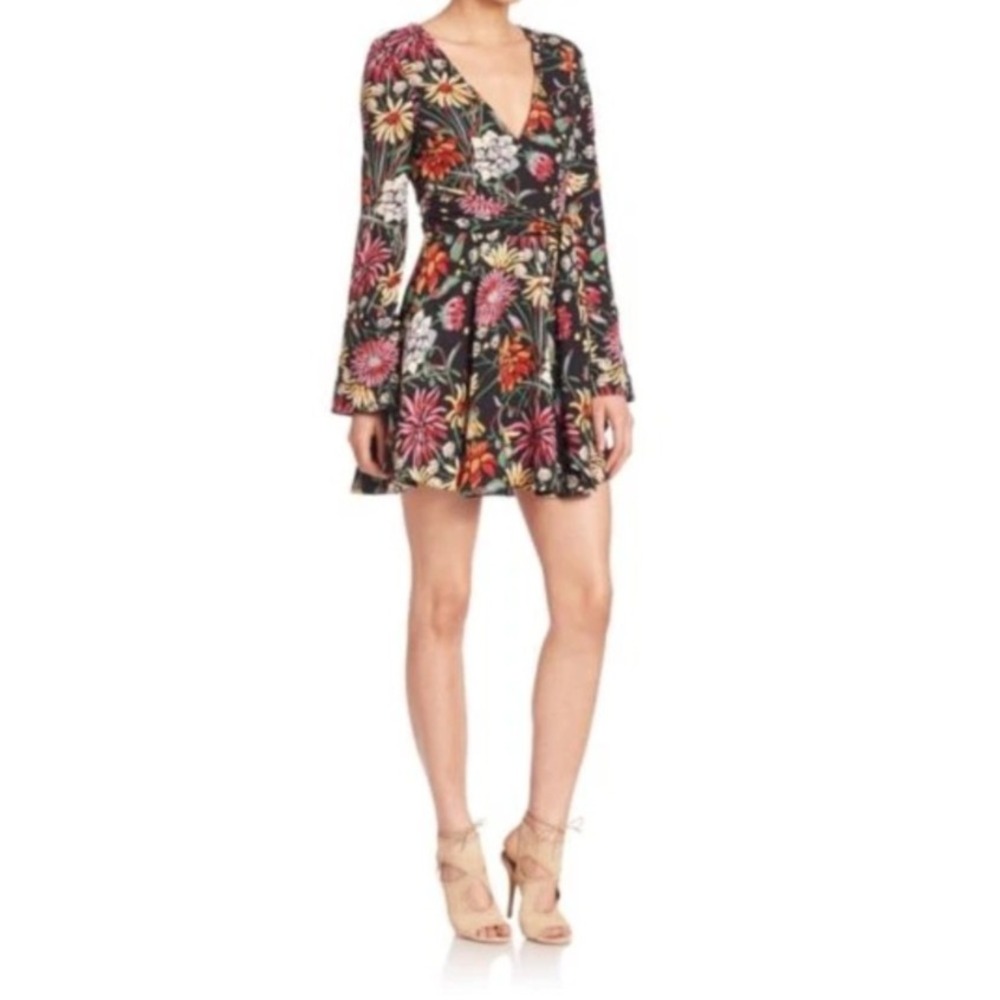 Cinq à Sept  Dress Size Medium Pink Black‎ Bianca Silk Floral-Print Wrap